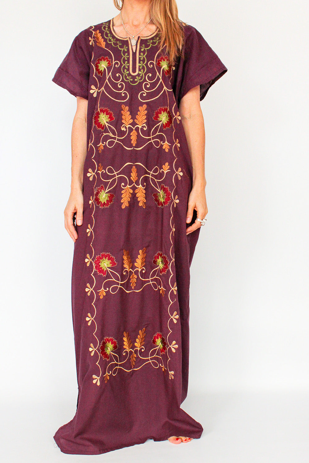 Vintage geborduurde kaftan voor dames, lange kaftan jurk met rijk borduurwerk en authentieke vintage uitstraling