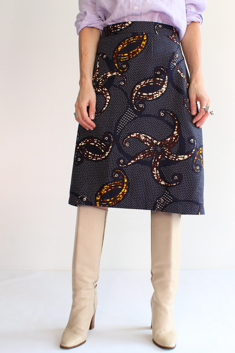 Vintage jaren 90 handgemaakte Afrikaanse batik rok donkerblauw-geel-wit-aubergine - katoenen rok met splitje maat 44-46