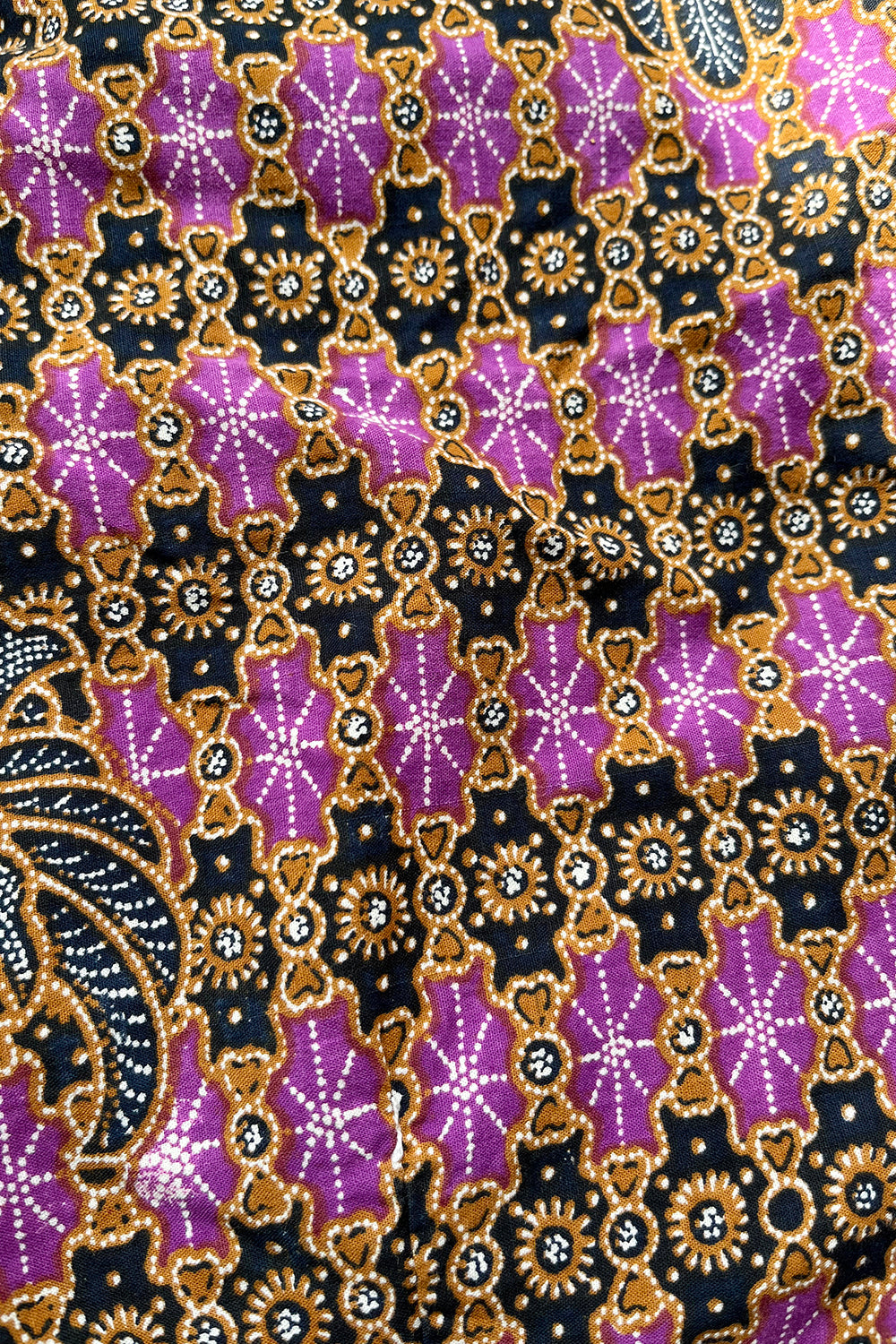 Vintage handgemaakte Batik short – gedragen, styling inspiratie