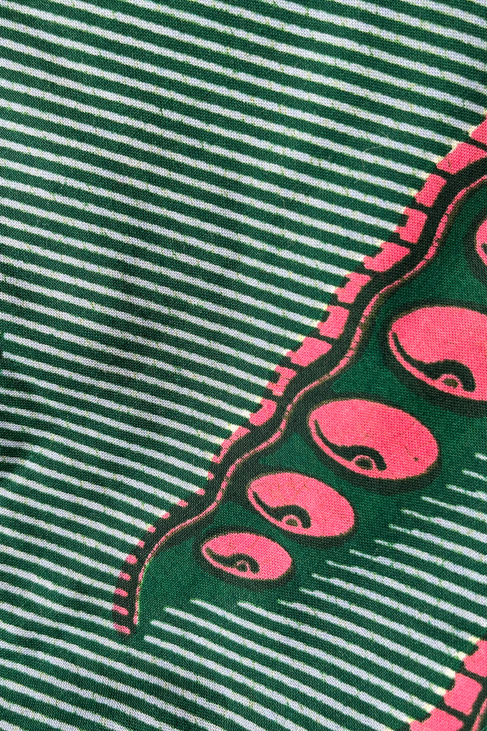 Vintage handgemaakte Afrikaanse Batik short – gedragen, styling inspiratie