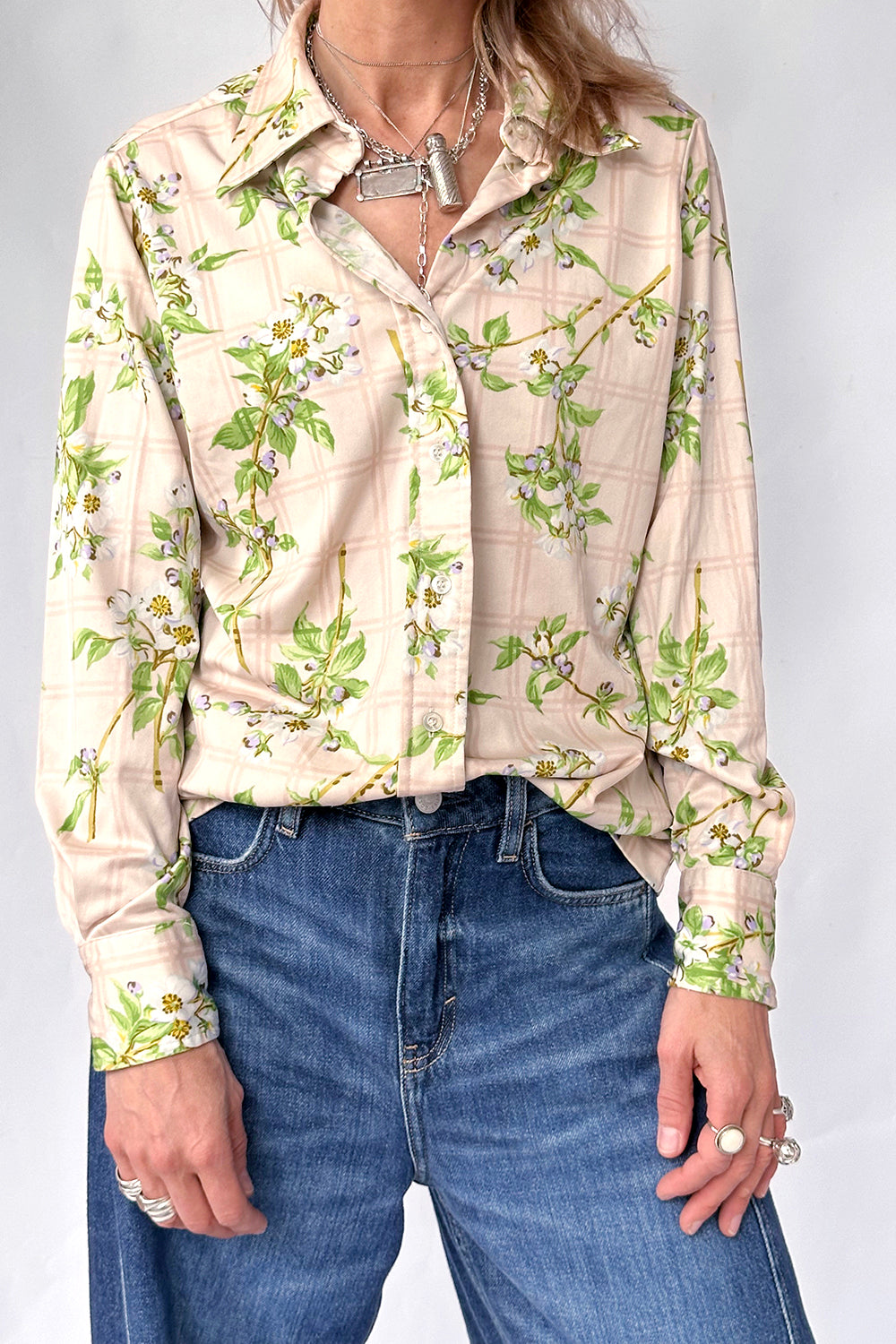 Vintage jaren 70 blouse authentieke 1970s damesblouse voorkant uniek