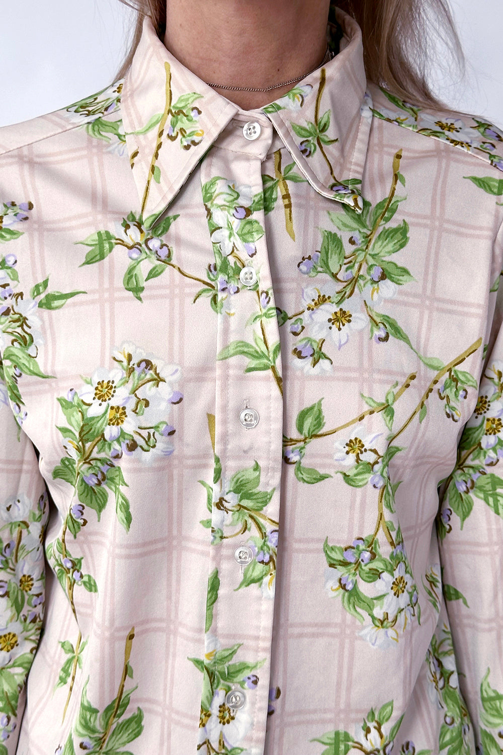 Vintage jaren 70 blouse close-up kraag en afwerking