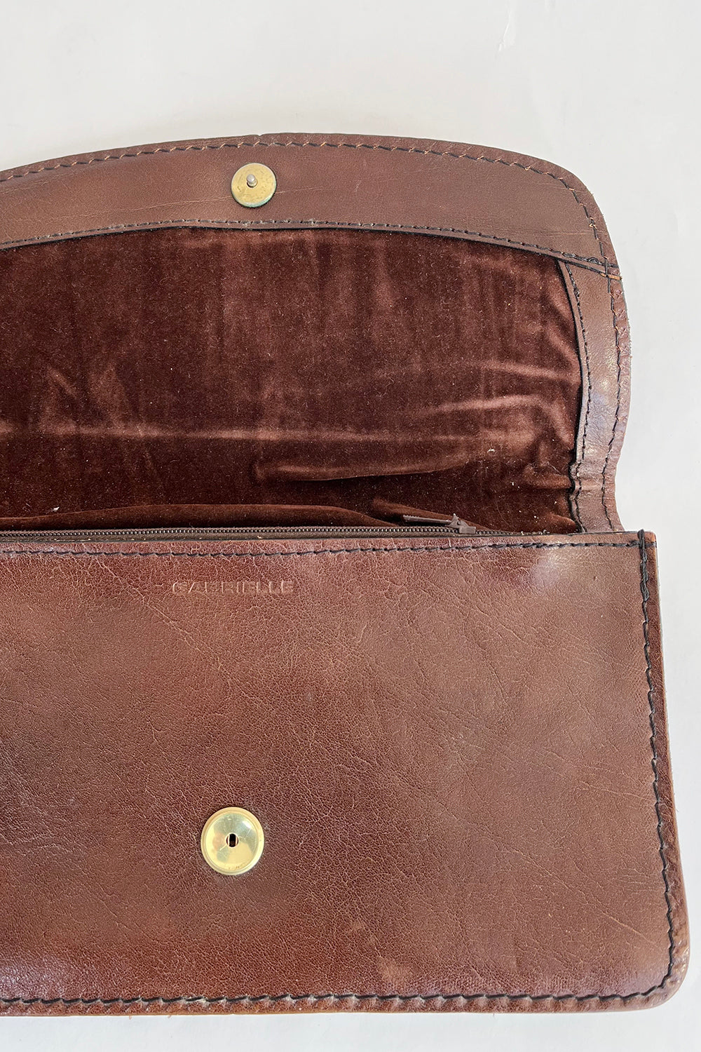 Vintage jaren 70 Gabrielle Paris tuigleer clutch bruin binnenkant - bruin fluwelen voering met zijvak met rits