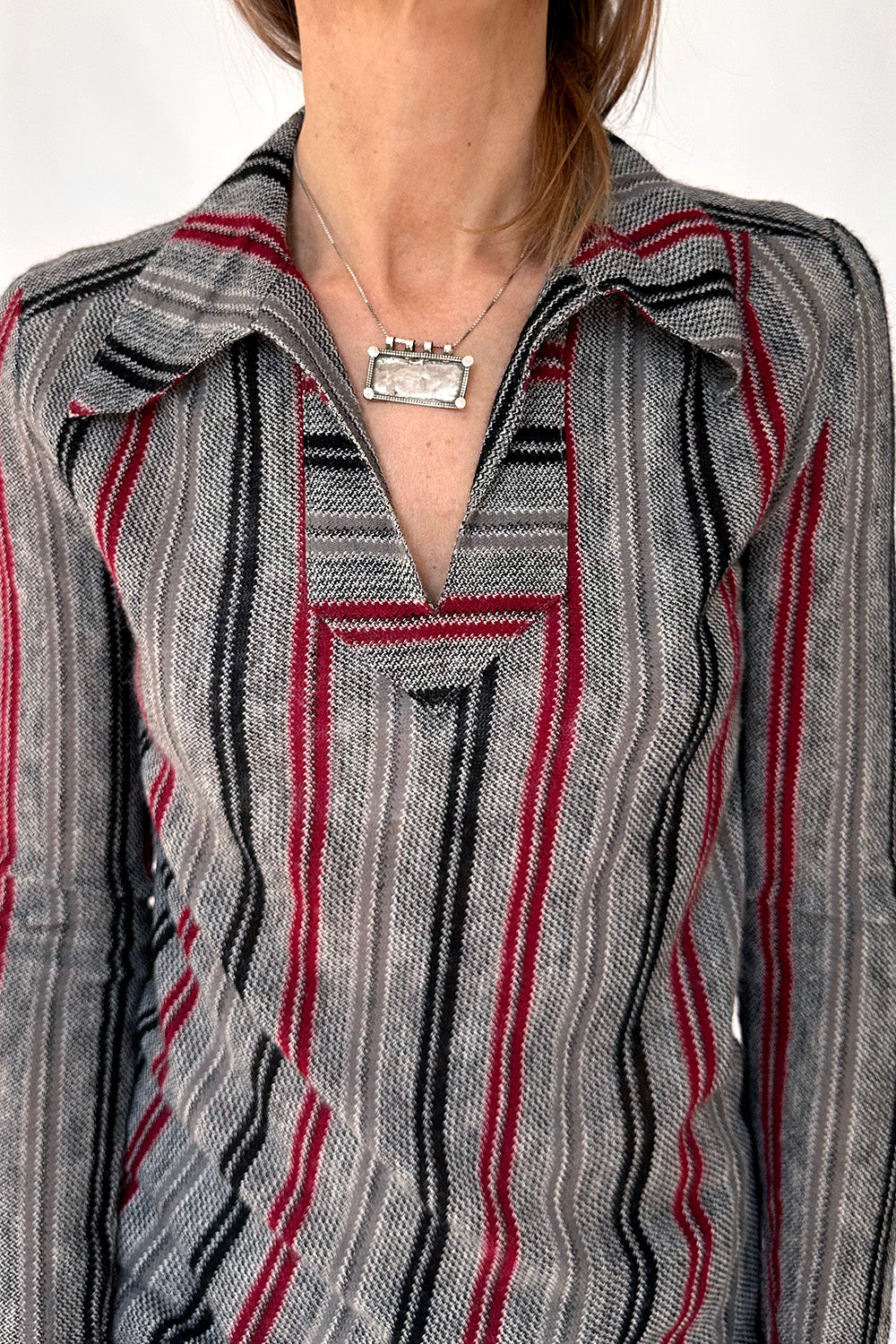 Vintage deadstock top jaren 70 kraag en afwerking detail

