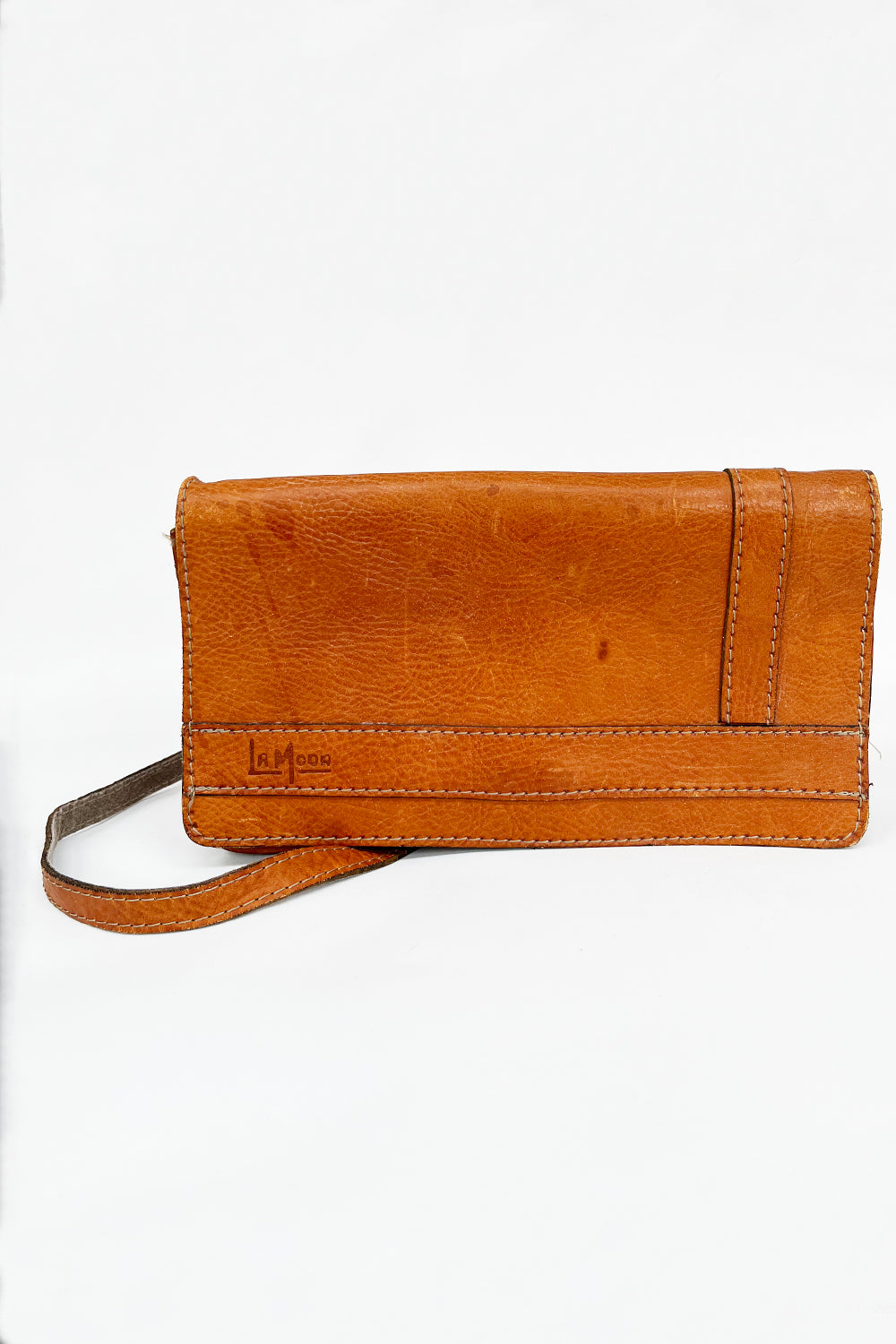 Vintage jaren 70 tuigleer schoudertas bruin - stevige leren tas met metalen drukknoop