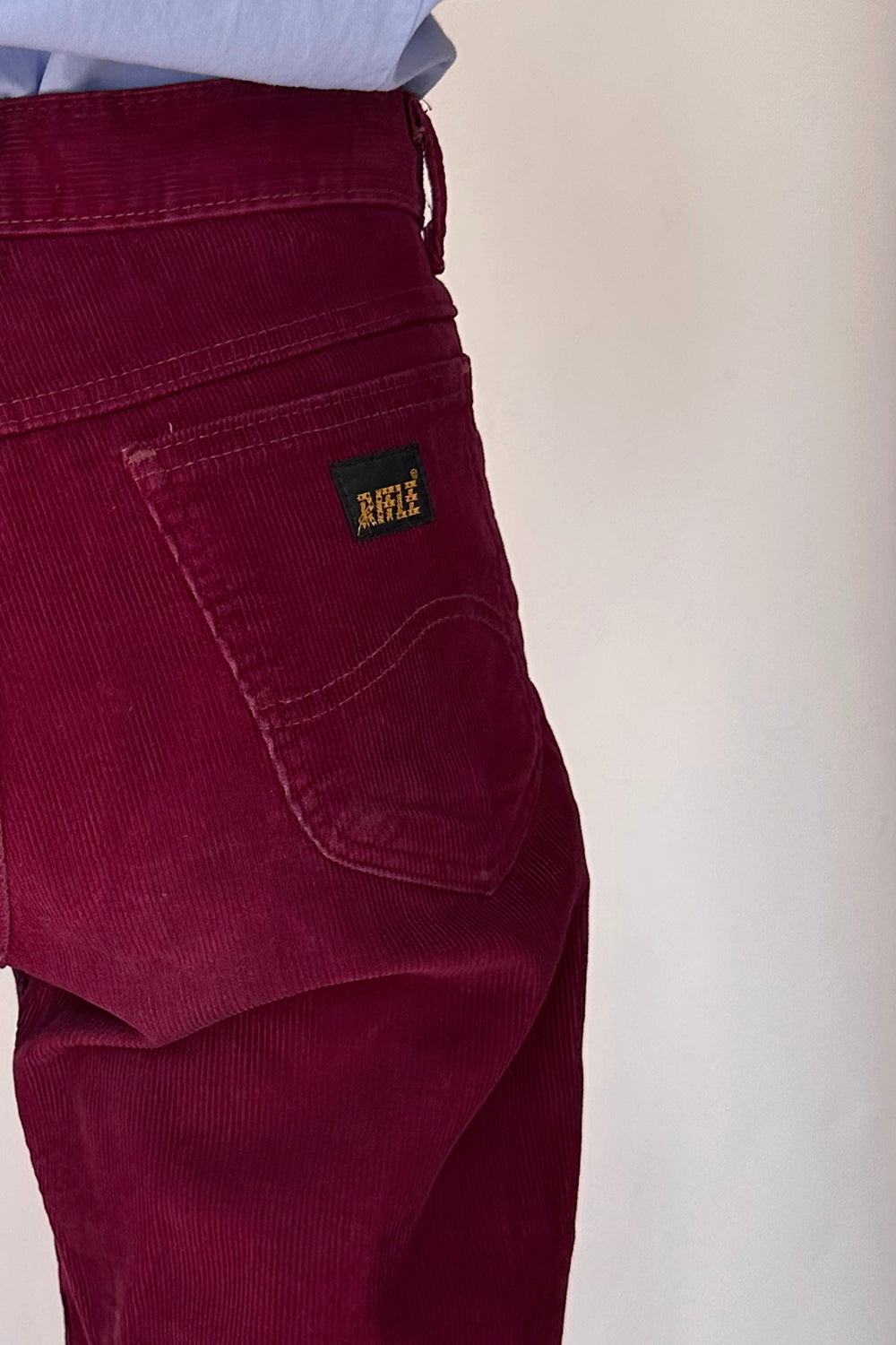 Vintage 70s corduroy broek – taillehoogte en riemlussen detail