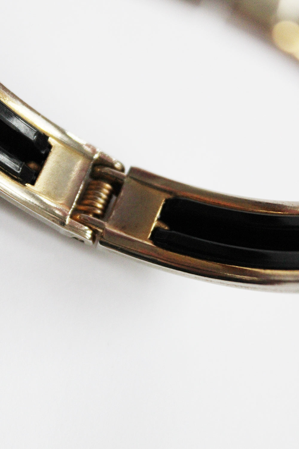 Vintage 70s metalen armband met bakeliet