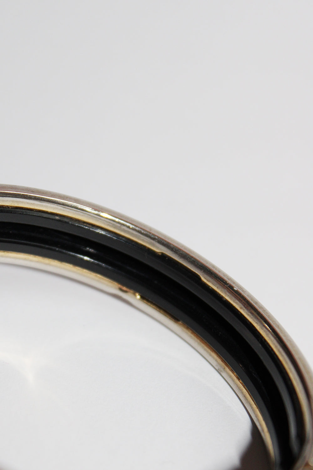 Vintage 70s metalen armband met bakeliet