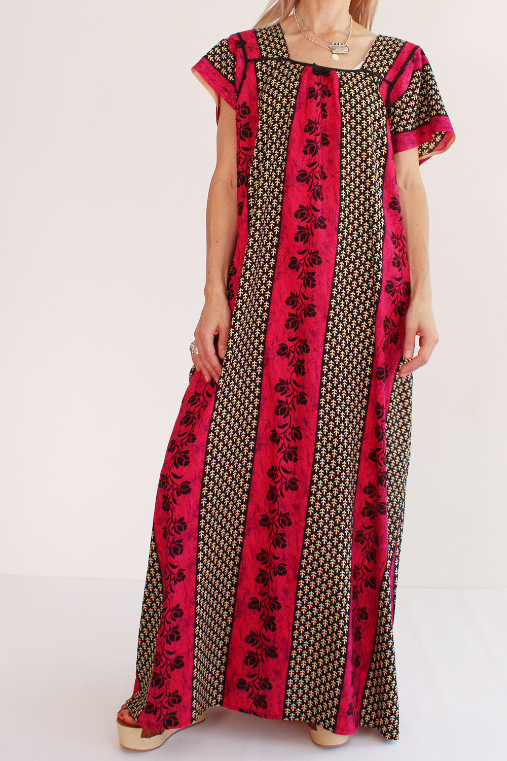 Vintage jaren 70 Indiase handbedruk maxi jurk roze-zwart-paars-creme - katoenen loose fit jurk maat 34-42