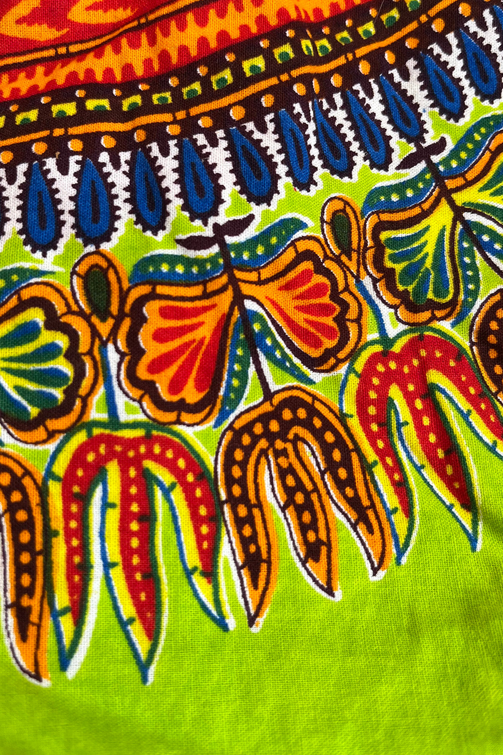 Vintage Dashiki shirt jaren 70 close up stof en textuur authentiek