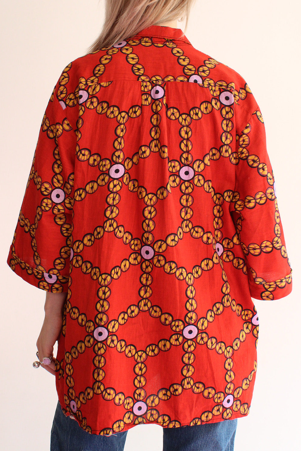 Vintage jaren 90 handgemaakte oversized batik blouse oranje-geel-lila-zwart-bruin - katoenen button down shirt met korte mouw achterkant