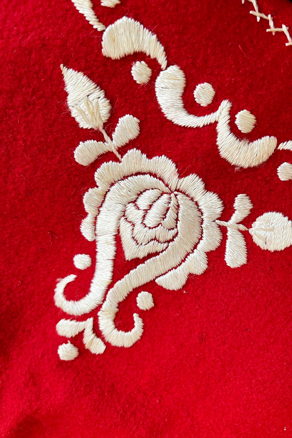 Vintage folklore gilet jaren 70 handgemaakt borduurwerk detail