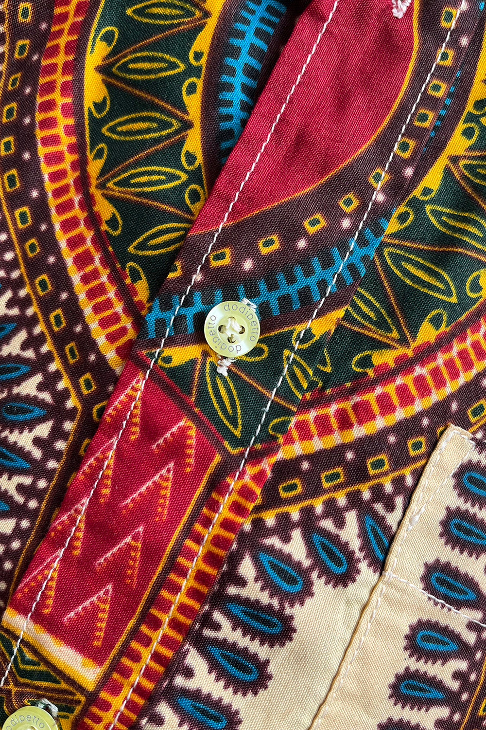 Vintage jaren 70 Dashiki shirt stofdetail en textuur