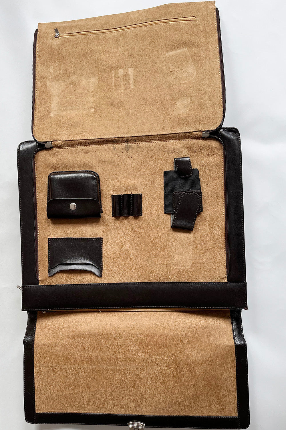 Vintage briefcase met cijferslot
