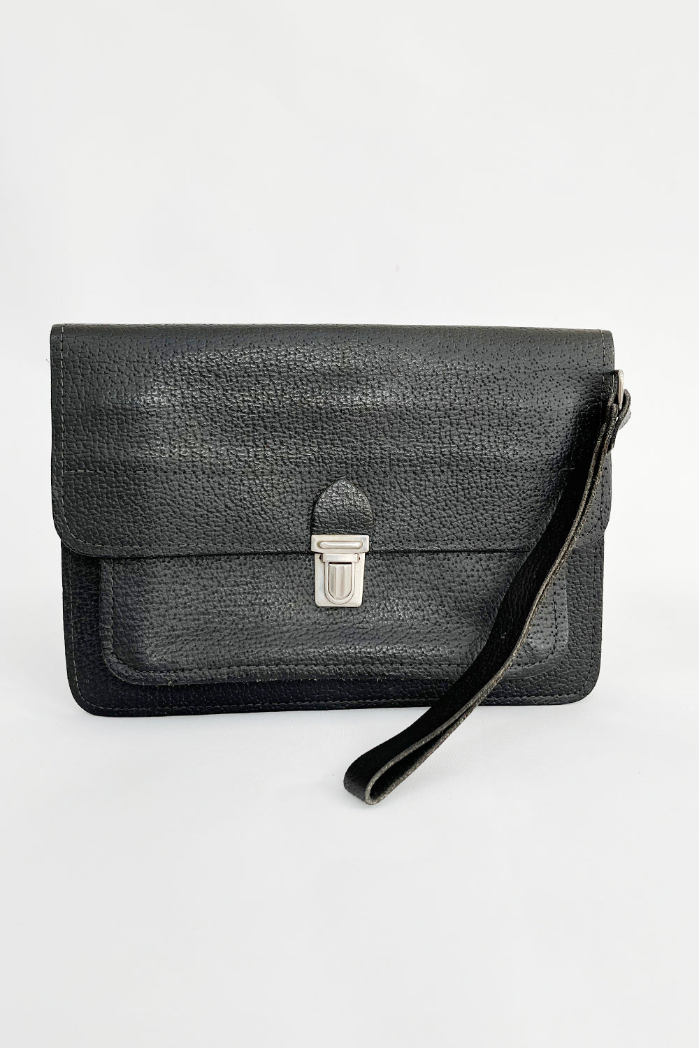  Vintage jaren 70 briefcase polstas zwart met grove stiksels - vegan leather clutch met metalen sluiting