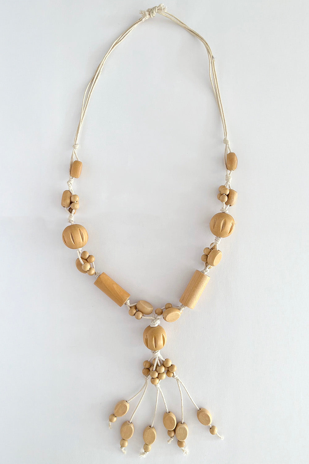 Vintage handgemaakte houten kralenketting beige-off white - statement ketting met hanger styling