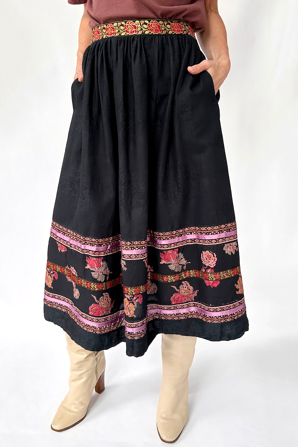 Vintage jaren 70 folklore rok voor dames, lange rok met folkloristische patronen en authentieke seventies uitstraling