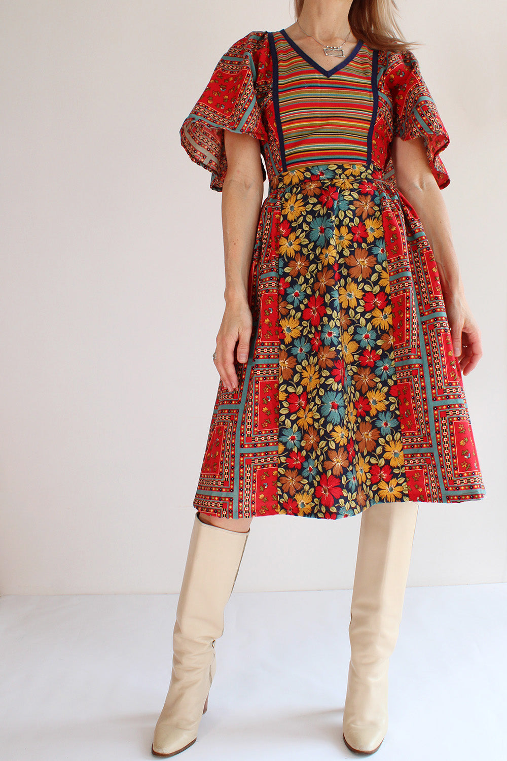 Vintage jaren 70 katoenen jurk rood-multi met patchwork print - jurk met wijde mouwen maat 30-32