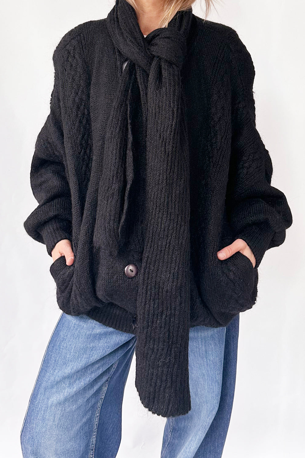 Vintage oversized 1980s zwart gebreid vest met grote knopen en vleermuismouwen, bohemian knit voor dames