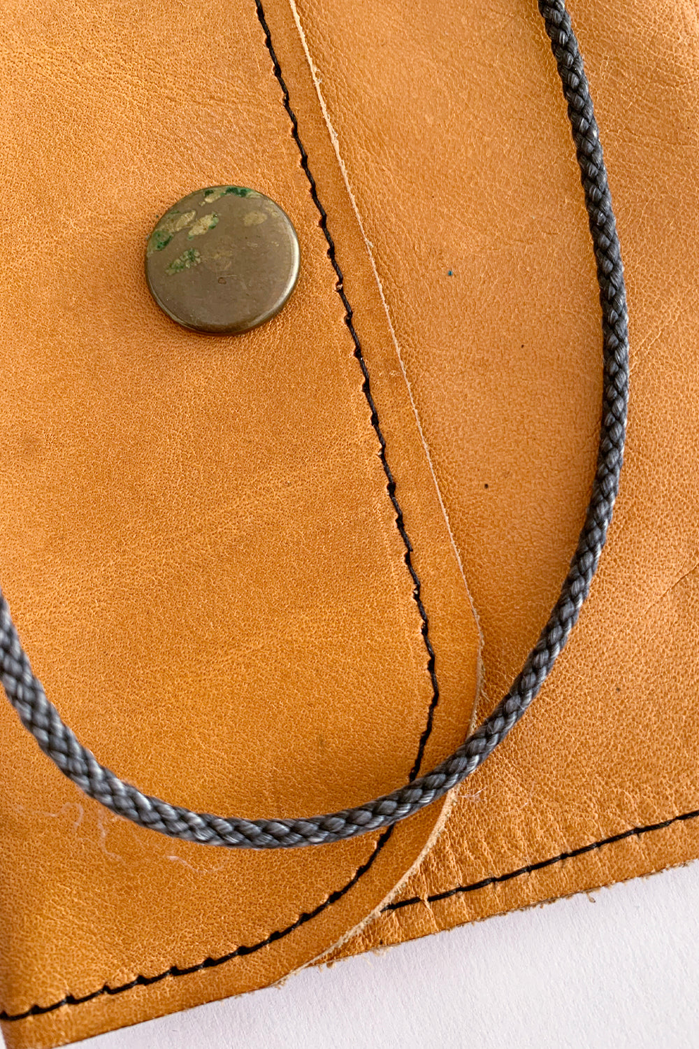 Vintage portemonnee met koord