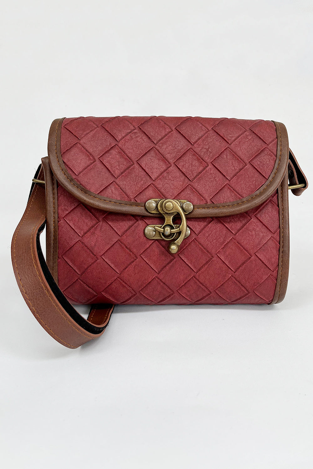 Vintage vegan leather schoudertas rood-bruin - compacte tas met metalen haaksluiting