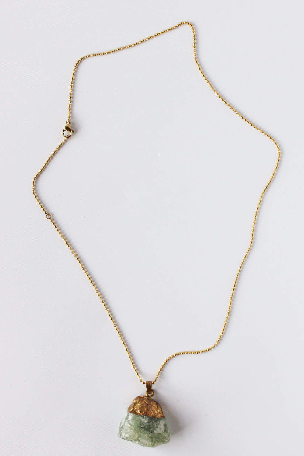 Metalen ketting met natuursteen hanger