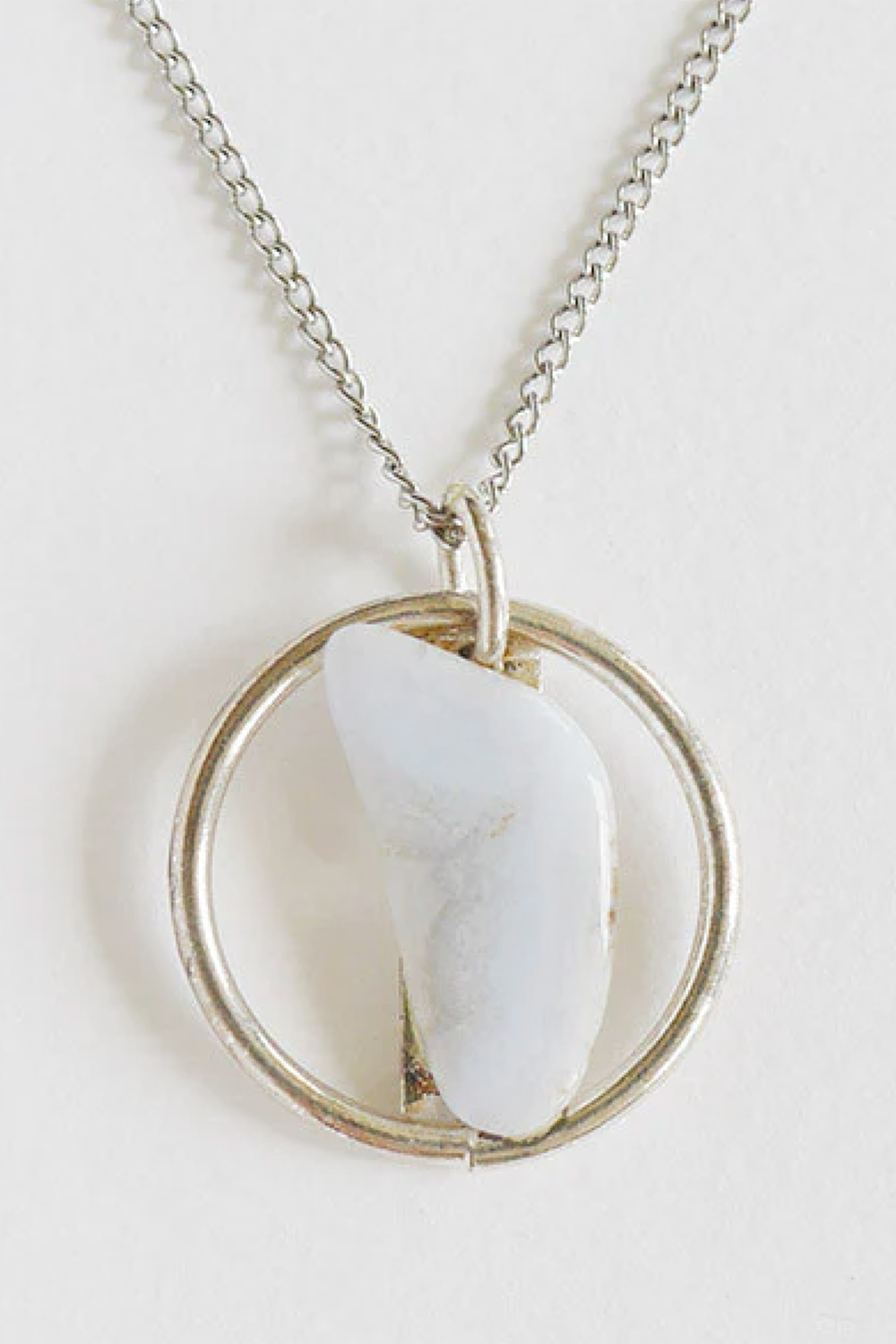 Vintage ketting met natuursteen hanger