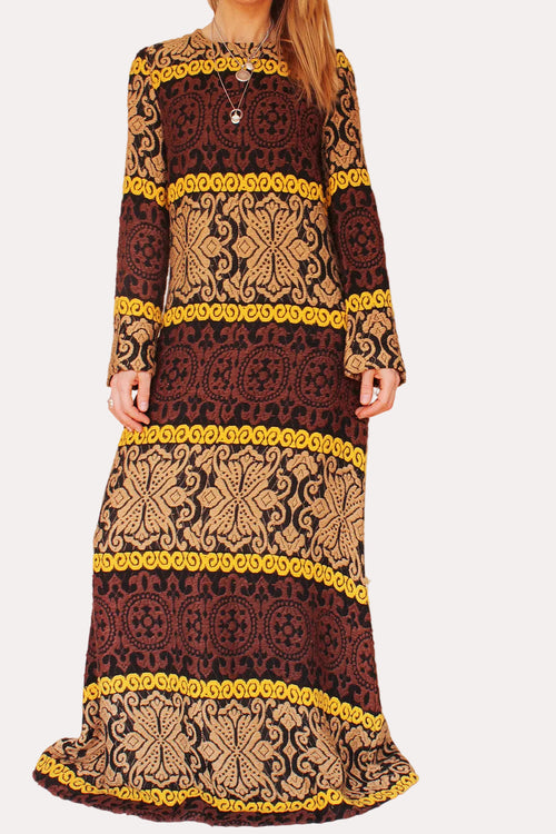 Vintage 1960s gebreide maxi jurk voor dames, lange gebreide jurk met sixties uitstraling en vrouwelijk silhouet