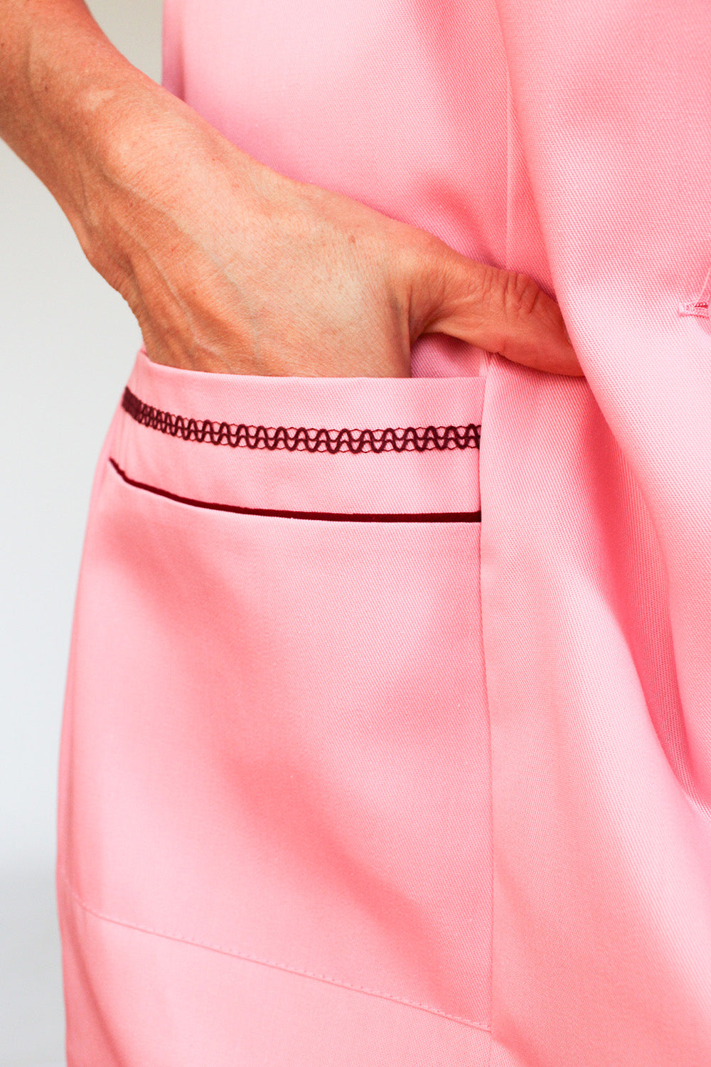 Vintage 1970s werkschort jurk jaren 70 schortjurk - detail zakken en afwerking