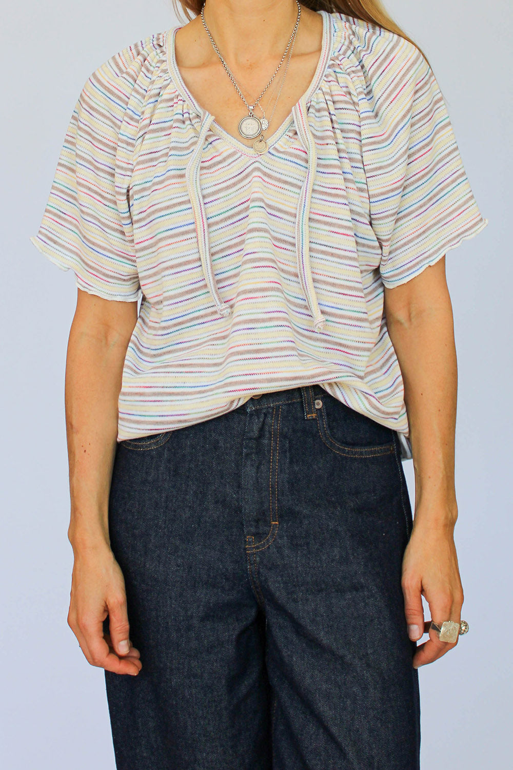 Vintage jaren 70 top voor dames, gestreept en losvallende pasvorm met bohemian vintage uitstraling