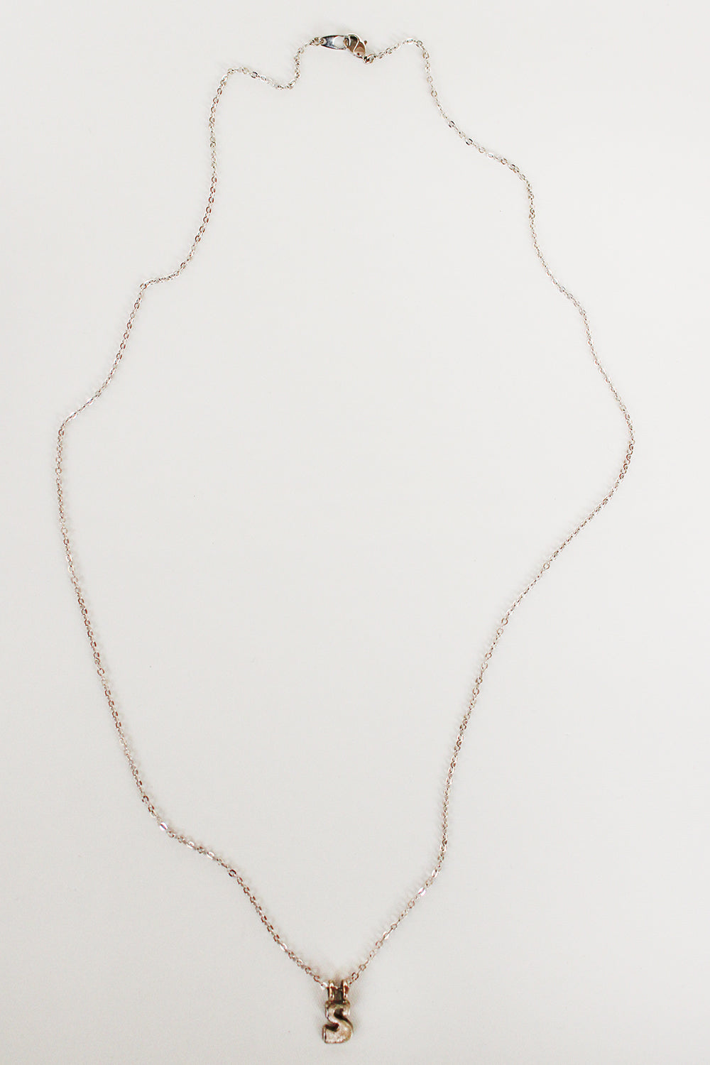 Vintage ketting met letter S hanger