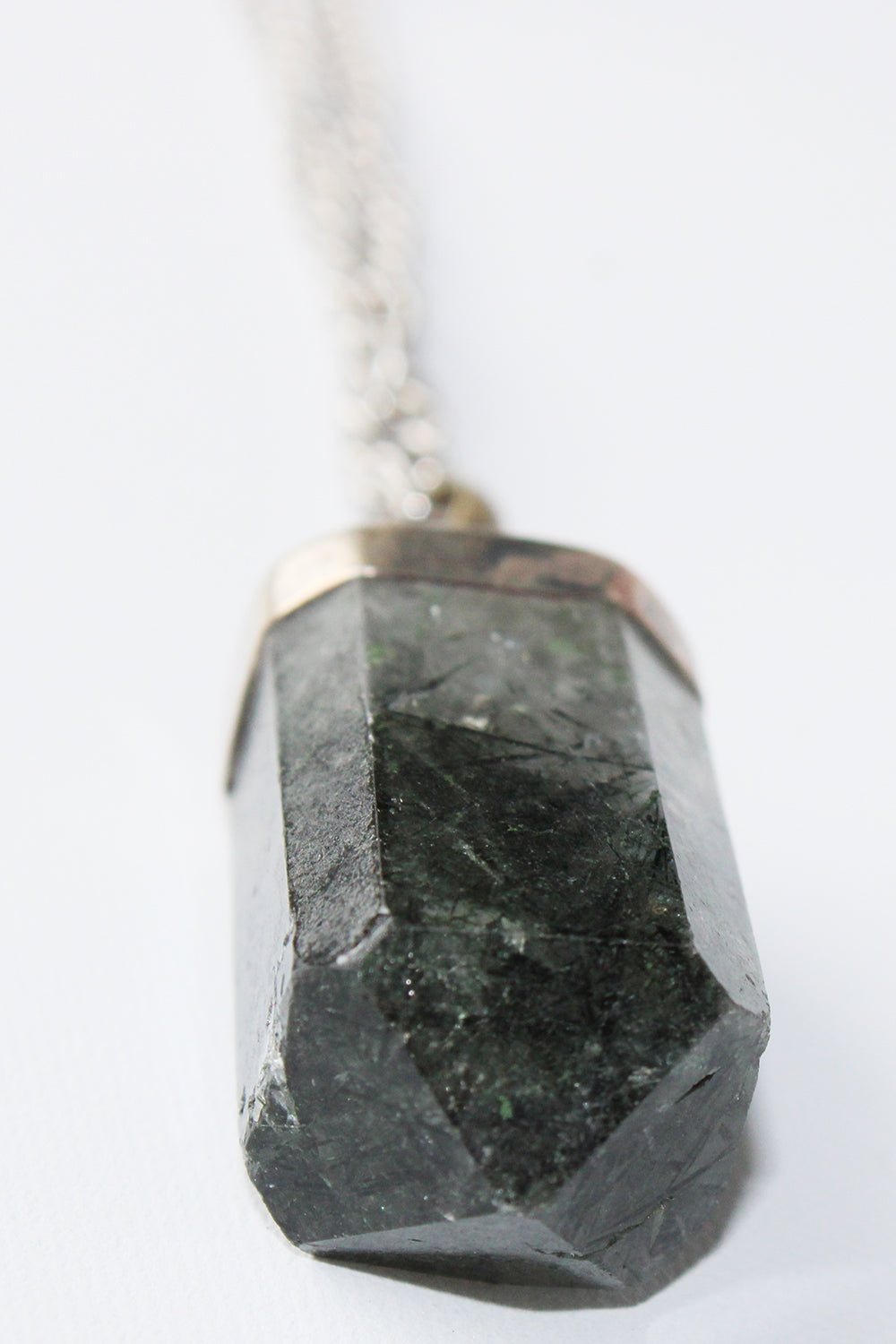 Vintage ketting met natuursteen punt hanger